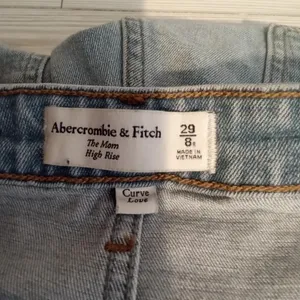 Abercrombie & Fitch The mom high rise curve love women's jeans size 28 thumbnail 4