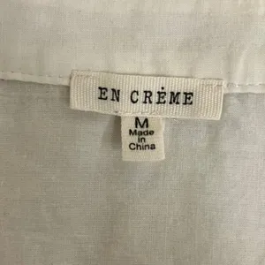 EN CRÈME Blouse‎ Women Medium White Navy Blue Embroidered Crochet Hem V-Neck thumbnail 6