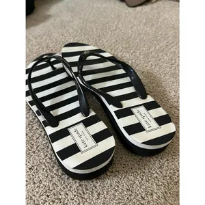 Kate spade flip flops thumbnail 3