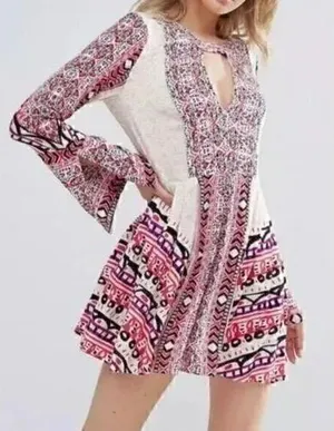 Free People Teagan Cut Out Mini Dress Women 6‎ Pink Geometric Boho Bell Sleeve thumbnail 1