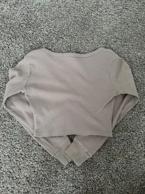 Ribbed Button thumbnail 2