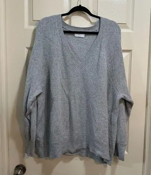 Women’s Old Navy long sleeve v-neck sweater light gray size 3X thumbnail 1