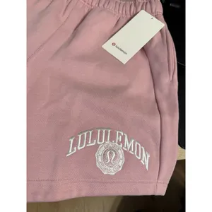 New Lululemon Scuba Oversized Mid Rise Short - Pink - Small RARE thumbnail 6