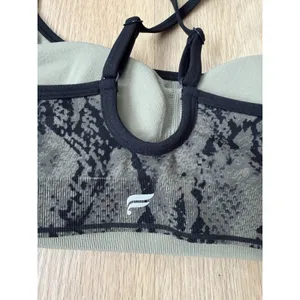 Fabletics 2 Piece set Sports Bra/Define PowerHold High-Waisted Legging Small thumbnail 4