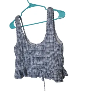 Abercrombie & Fitch Linen Blend Ruffle Cropped Ruched Tie Front Tank Top Medium thumbnail 3