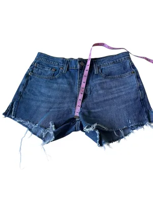 Levi’s classic high-rise denim cutoff shorts thumbnail 4