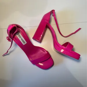 Hot Pink Steve Madden Heels thumbnail 2