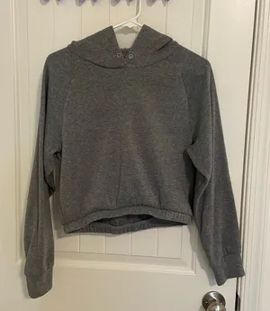 EUC Women’s gray elastic band waist‎ hooded cropped sweatshirt medium thumbnail 1