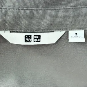 Uniqlo Blouse Womens Small Minimalist Elevated Casual Modern‎ Chic Gray Top S thumbnail 7