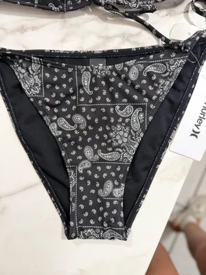 Hurley Paisley Black Bandana Paisley Two-Piece Bikini Swimsuit Top S Bottom L thumbnail 3