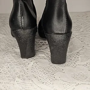 Viittorio D' Firenze zip up black leather heeled booties ankle boots sz 6.5 thumbnail 5