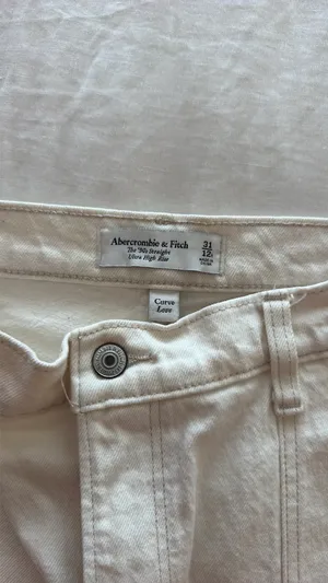 Abercrombie curve love 90’s straight ultra high rise carpenter jean thumbnail 2