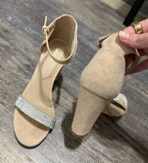 3.5 inch Aldo heels thumbnail 1