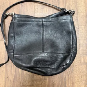 Coach Park Hobo Black Pebbled Leather Crossbody Bag Teal Lining Zip Top Purse thumbnail 2
