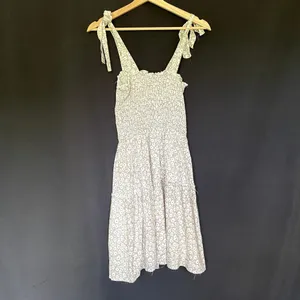 Zesica Smocked‎ Floral Sundress Small Tan White Womens Tie Shoulder Rayon thumbnail 6