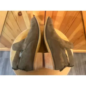 Avanti"Zoey"Brown Faux Suede Heel Belted Buckle Ankle Booties Shoes Women's SZ 7 thumbnail 10
