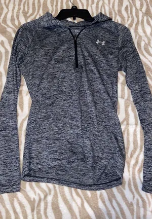 Under Armour Long Sleeve Pull Over thumbnail 1