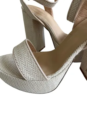 SCOOP Herringbone Cream Platform Sandals Heels Size 8.5 thumbnail 2