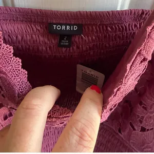 NEW Torrid Women's 2X Mauve Floral Laace Smocked Cami Crop Top thumbnail 4