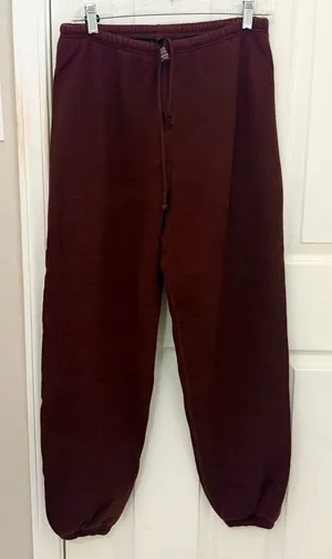 SKIMS Jogger Sweatpants in Burgundy thumbnail 1