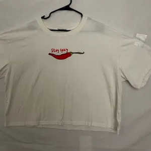 Princess Polly Women White Stay Spicy Chili Pepper Graphic Crop Tee Sz 10(A855) thumbnail 1