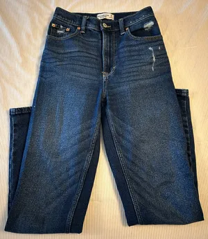 Abercrombie & Fitch thumbnail 3