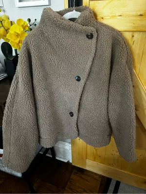 LUSH‎ "Toffee" Teddy Sherpa Faux Fur Cropped Moto Jacket - Size M thumbnail 1