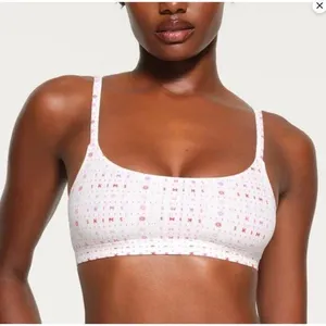 Skims Fits Everybody Scoop Pink Fair Isle Bralette NWOT Size Small thumbnail 1