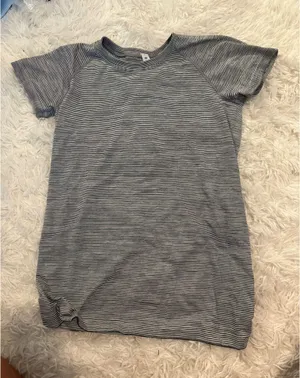Lululemon Swiftly Short Sleeve Tech thumbnail 2