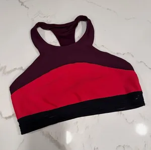 ALO YOGA Endear Sports Bra Colorblock size M‎ Athleisure Gym Workout EUC thumbnail 1