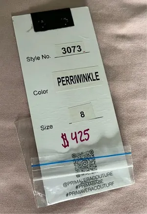 Beautiful size 8 evening gown thumbnail 5