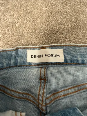 Aritzia Denim Forum The ’50s Arlo Light Wash Denim Shorts Size 26 thumbnail 2