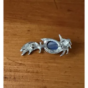 Vintage Blue Cat’s Eye Figural Brooch Silver Tone Bird Fish Chatoyant Pin thumbnail 5