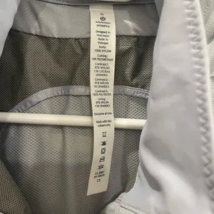 Lululemon Athletica Gray Lightweight Jacket thumbnail 2