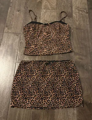 Leopard Top & Mini Skirt Set Edikted thumbnail 1