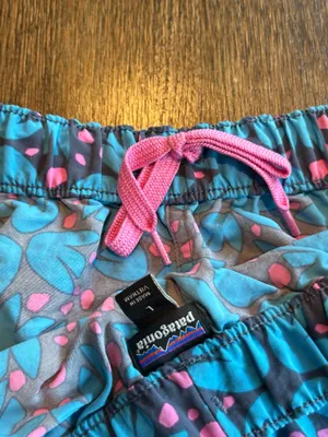 Patagonia Barely Baggies Pollen Confetti Dolomite Blue Navy Blue Pink size L thumbnail 10