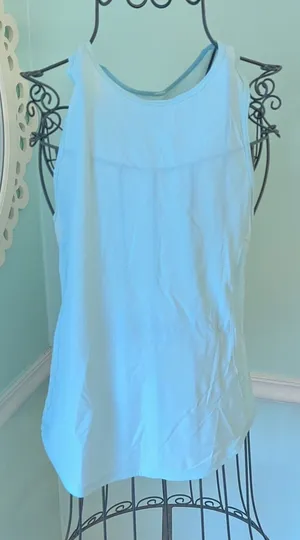 Lululemon top 4‎ mint green Eggshell Blue loose tank top small size 4? thumbnail 1