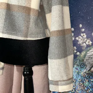 Size M Cropped Button Down Flannel Gray Size M thumbnail 4