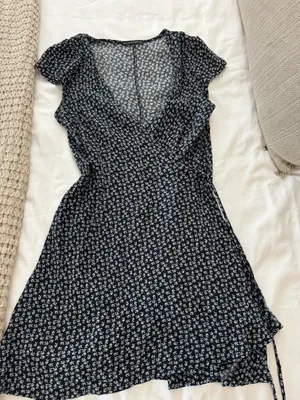 Brandy Melville Floral wrap dress thumbnail 2