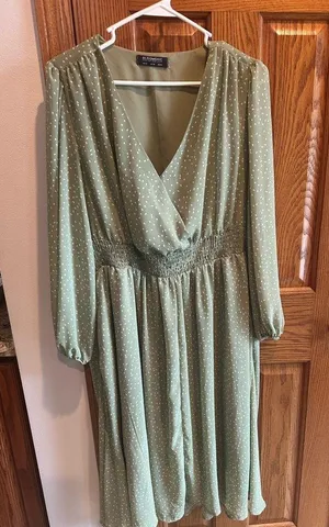 Bloomchic Wrap Shirred Waist Dress Sage Green Polka Dot Lantern Sleeve Size 12 thumbnail 1