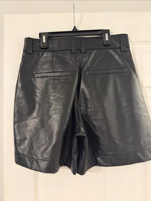 Abercrombie & Fitch Black High-Waist Faux Leather Pleated Women’s Shorts size S thumbnail 3