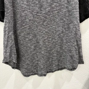 Torrid Heather Gray & Black Lace Raglan Sleeve Tee Back Zip - Size 00 (10) thumbnail 4