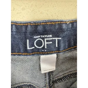 Ann Taylor Loft Womens‎ Size 6 Original Medium Wash Raw Hem Denim Jean Shorts thumbnail 4