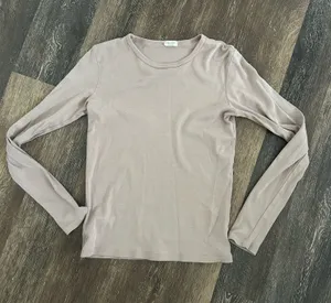 Brandy Melville Long Sleeve thumbnail 1