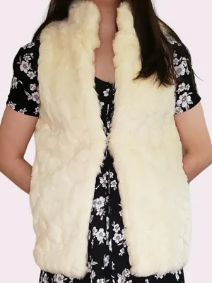 love tree cream faux fur vest. thumbnail 2