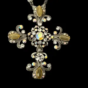 VTG VCLM Ornate Silver Tone Cross Pendant Necklace Rhinestones thumbnail 9