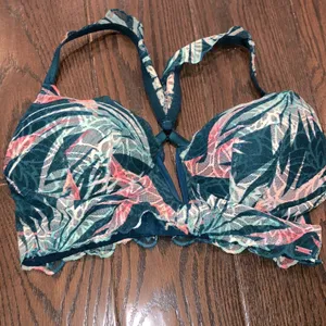PINK VICTORIAS SECRET bra date push up size medium thumbnail 2