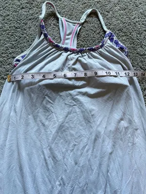 Lululemon Tank Top Womens Size 6 Built In Bra Light Gray Athleisure Athletic thumbnail 3