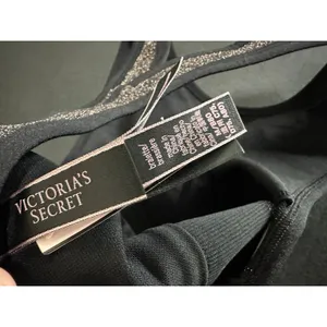 Victoria's Secret Black Shimmer High Neck‎ Sports Bra Women Size M Seamless AD16 thumbnail 6