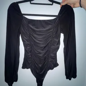 Black Long Sleeve Ruched Women's Bodysuit Size M thumbnail 1